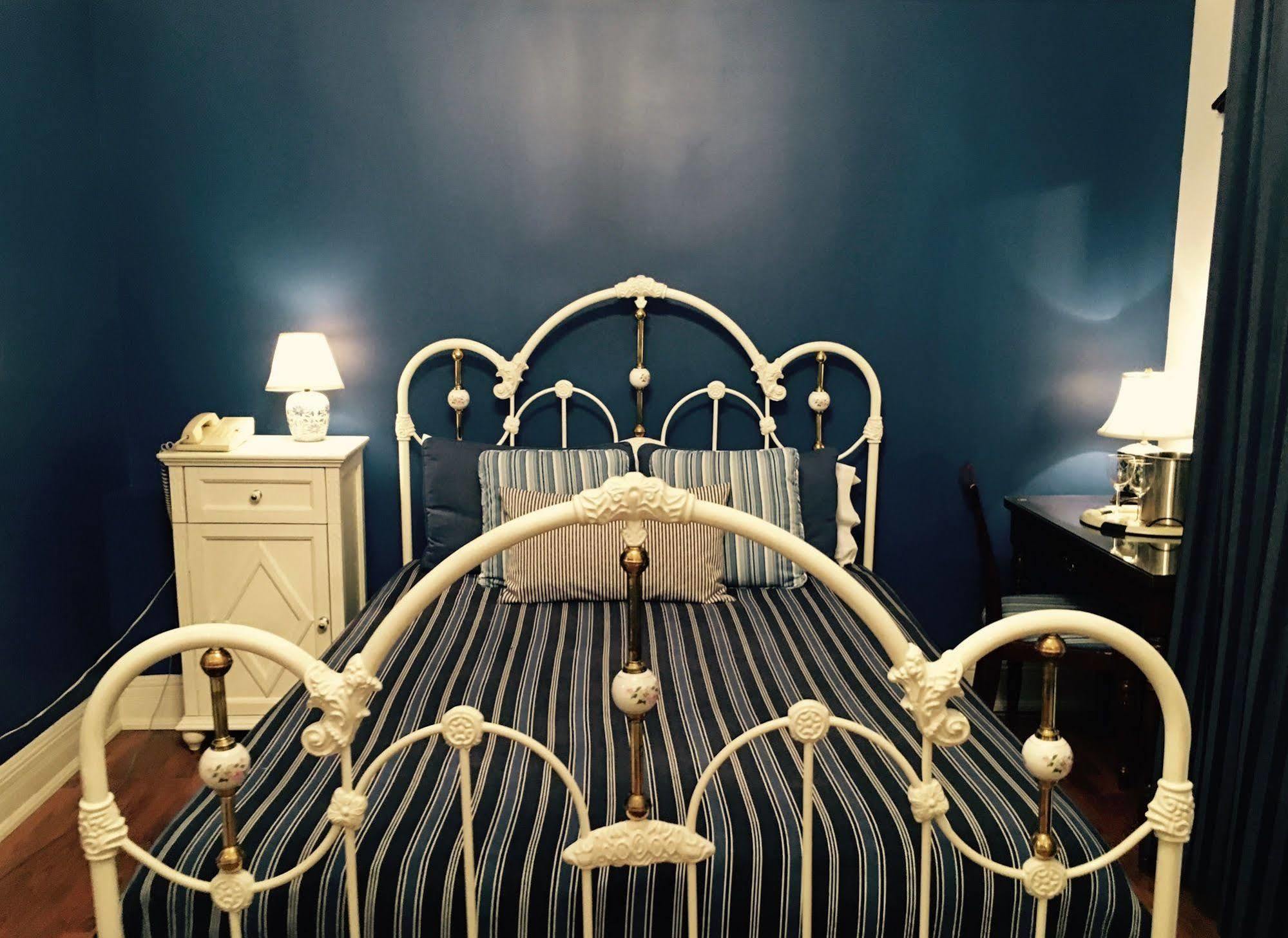 Manoir Sherbrooke Hotel 3*